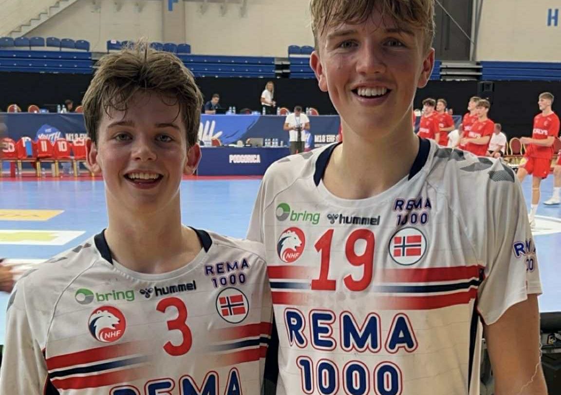 August Lind Oma og Tobias Mehren Søberg i Norges farger, her etter en kamp i EM i Montenegro i 2024.